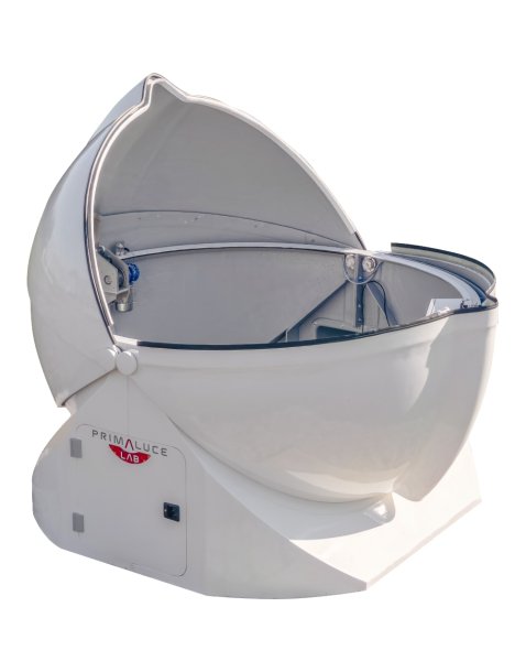 OUTPOST 3M - Computerized clamshell dome for telescopes and space monitoring