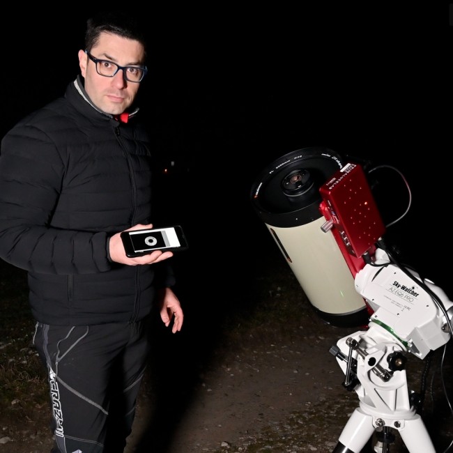 High resolution astrophotography of Moon and planets with the EAGLE