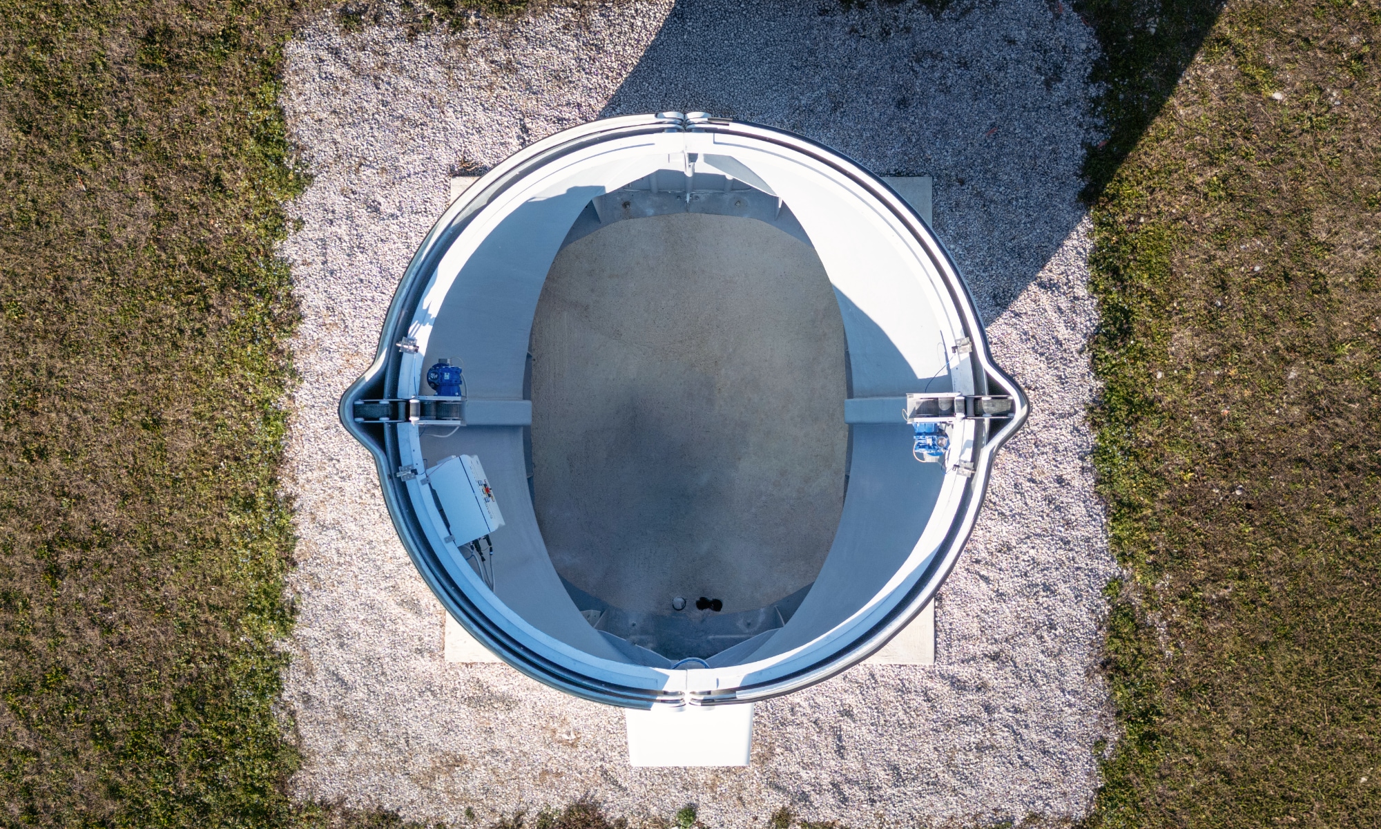 Computerized clamshell dome for telescopes and space monitoring