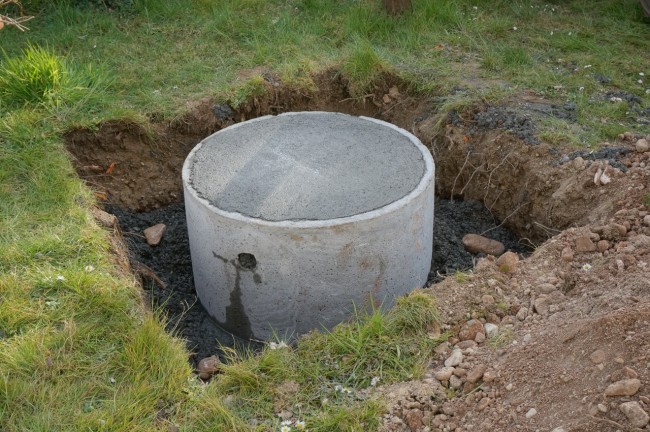 Un osservatorio nel giardino di casa: tubo cilindrico riempito in cemento