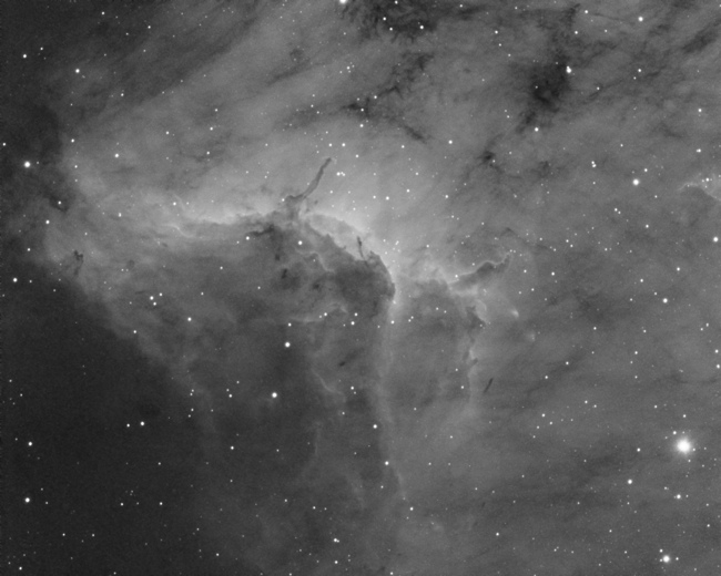 Astrofotografia ed inquinamento luminoso: immagine della Nebulosa Pellicano, somma di 10 pose da 600 secondi ciascuna