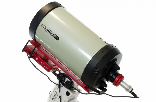 Astrofotografia planetaria e lunare in alta risoluzione con EAGLE, installato sul telescopio Celestron EdgeHD 925 con il morsetto Vixen+Losmandy PLUS. La camera planetaria è collegata a EAGLE tramite un corto cavo USB 3.0.