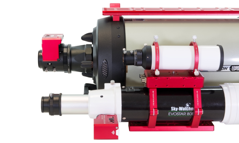 Focusing systems for telescopes: since the SESTO SENSO connects to the external focusers, it may be a better choice when you need to have a long draw tube travel, for example for visual use